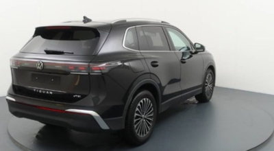 Volkswagen Tiguan 1.5 etsi Elegance 150cv dsg (5)