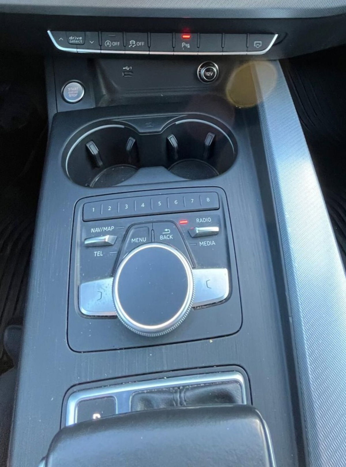 Audi A4 Avant 40 g-tron S tronic Design (11)