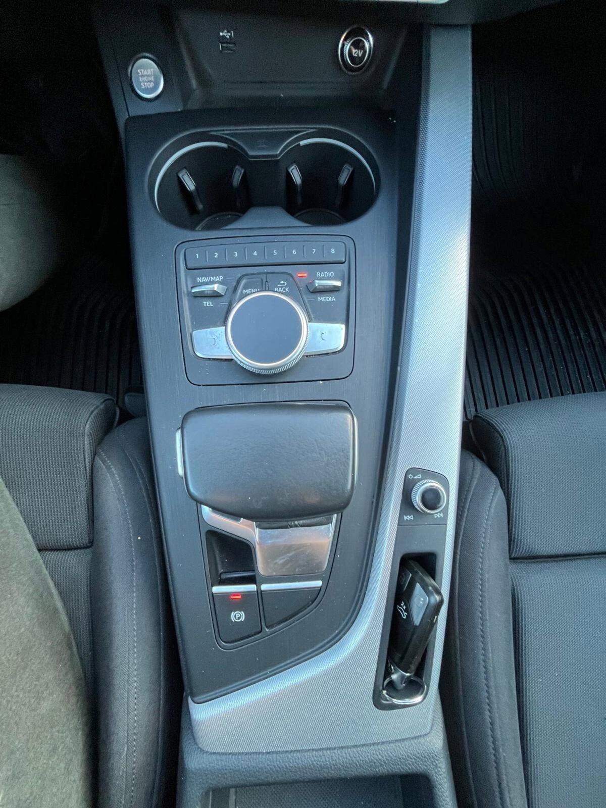 Audi A4 Avant 40 g-tron S tronic Design (12)