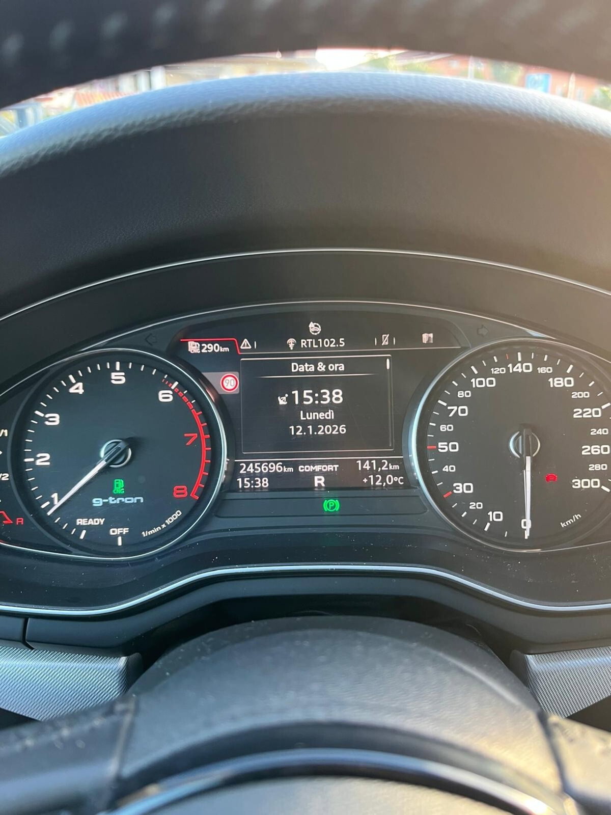 Audi A4 Avant 40 g-tron S tronic Design (13)