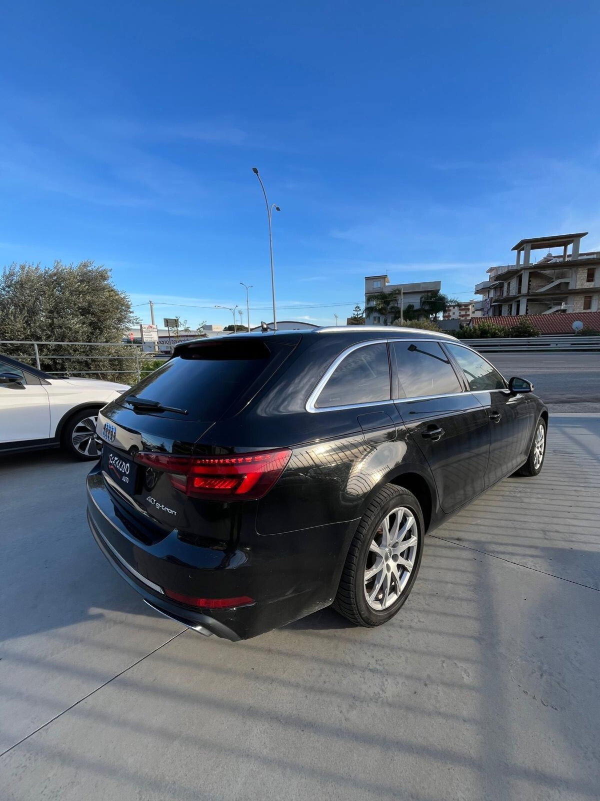 Audi A4 Avant 40 g-tron S tronic Design (6)