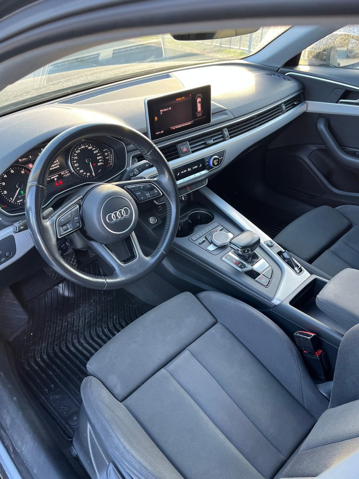 Audi A4 Avant 40 g-tron S tronic Design (7)