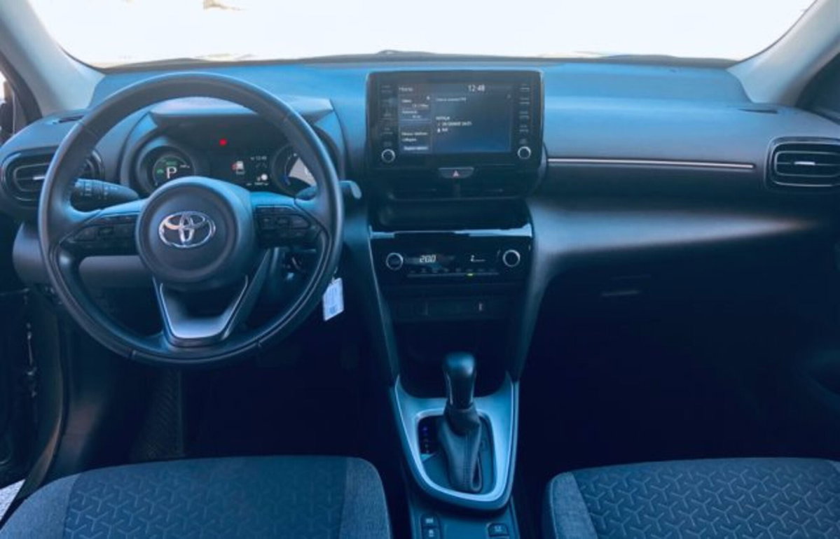 Toyota Yaris Cross 1.5h GR Sport Black Sky fwd 116cv e-cvt (19)