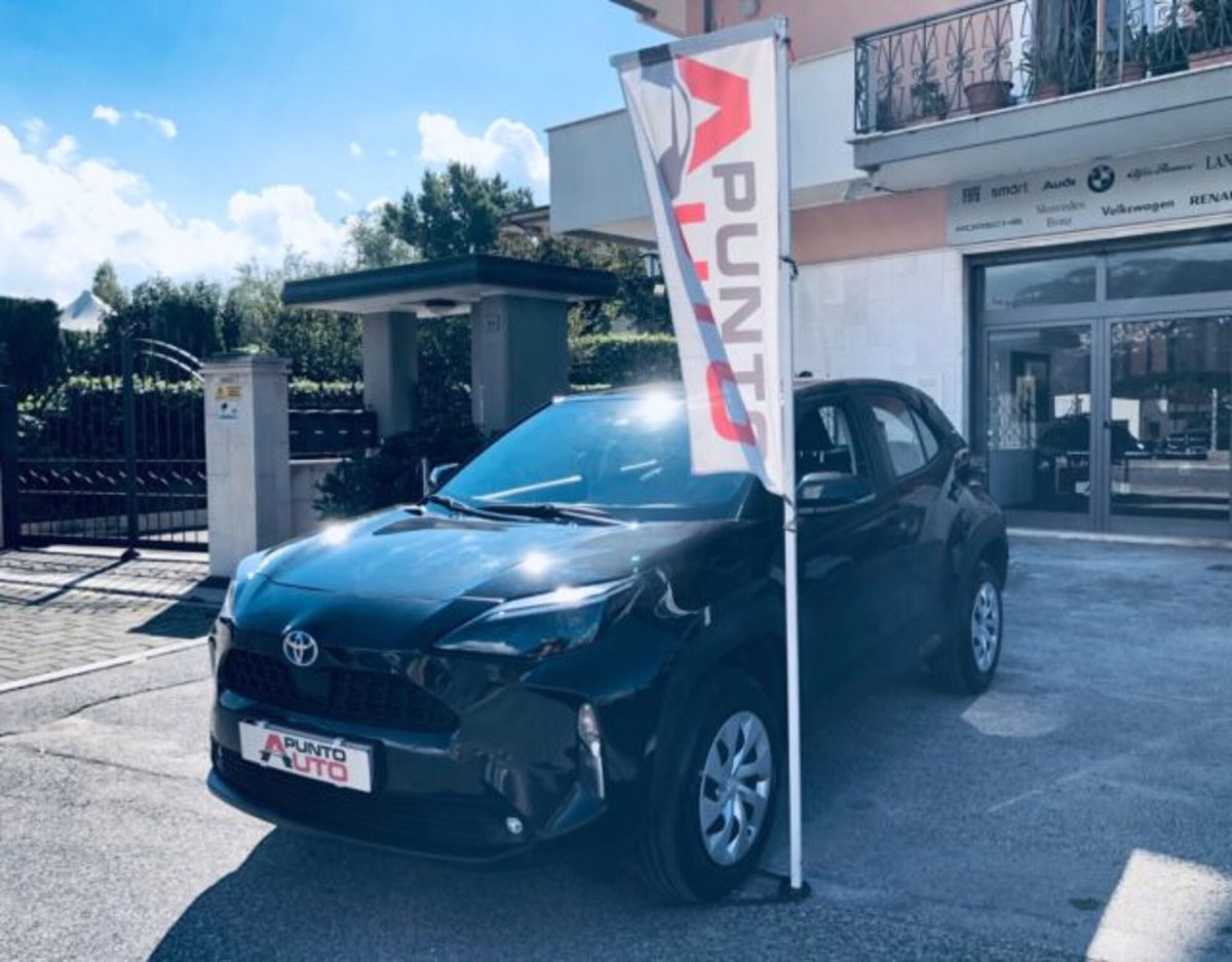 Toyota Yaris Cross 1.5h GR Sport Black Sky fwd 116cv e-cvt (2)