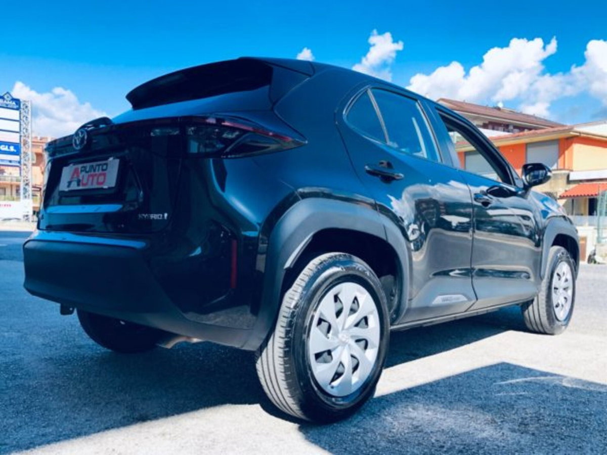 Toyota Yaris Cross 1.5h GR Sport Black Sky fwd 116cv e-cvt (9)