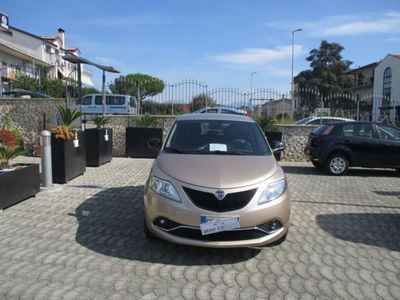 Lancia Ypsilon 1.0 FireFly 5 porte S&S Hybrid Ecochic Gold