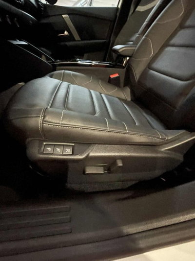 Citroen C4 PureTech 130 S&S EAT8 Shine (12)