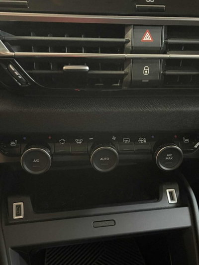 Citroen C4 PureTech 130 S&S EAT8 Shine (14)