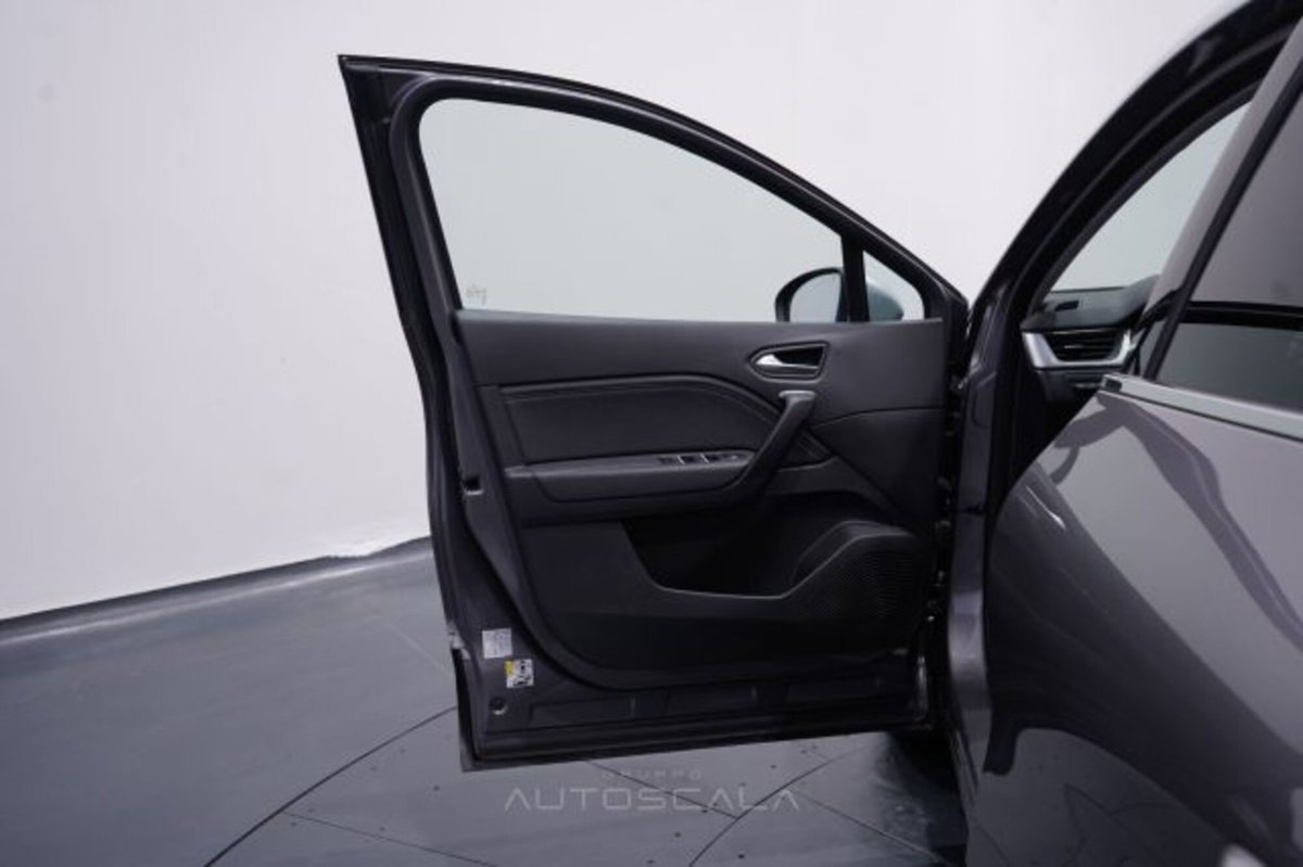Renault Captur 1.0 tce Techno 90cv (9)