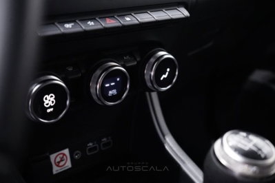 Renault Captur 1.0 tce Techno 90cv (17)