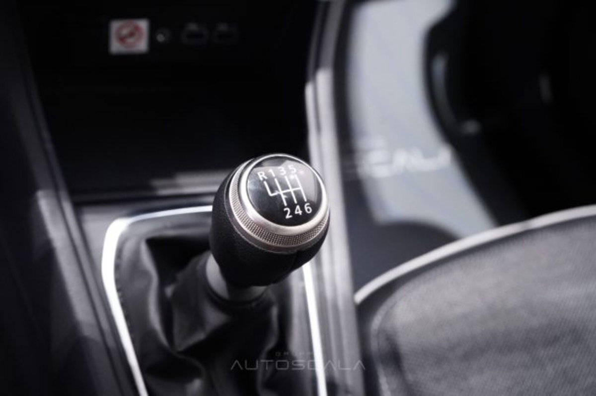 Renault Captur 1.0 tce Techno 90cv (16)