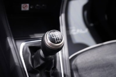 Renault Captur 1.0 tce Techno 90cv (16)