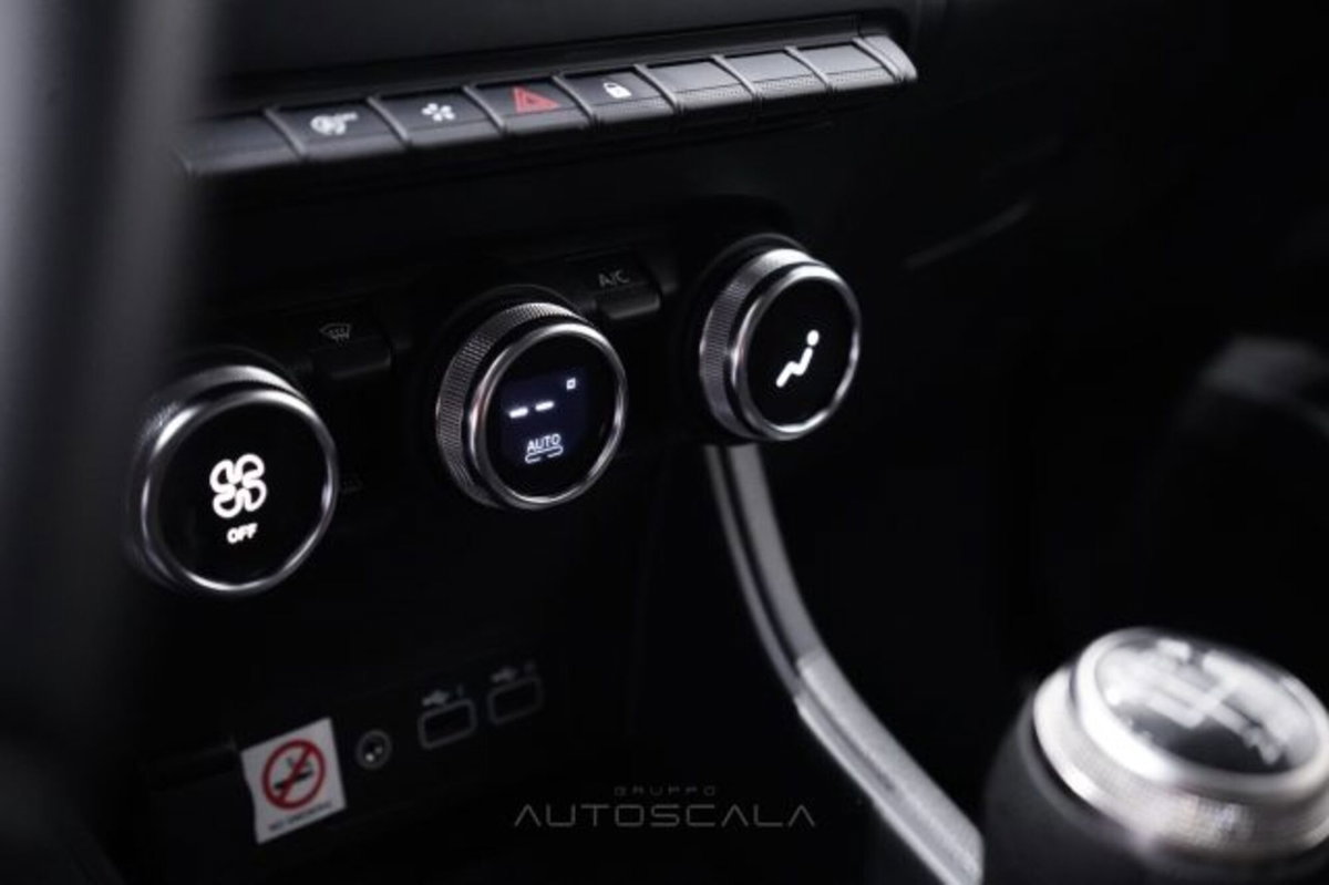 Renault Captur 1.0 tce Techno 90cv (17)
