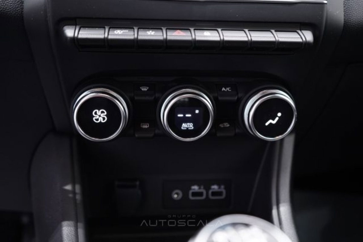 Renault Captur 1.0 tce Techno 90cv (16)