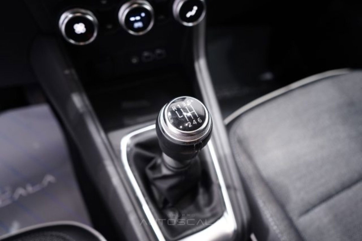 Renault Captur 1.0 tce Techno 90cv (17)