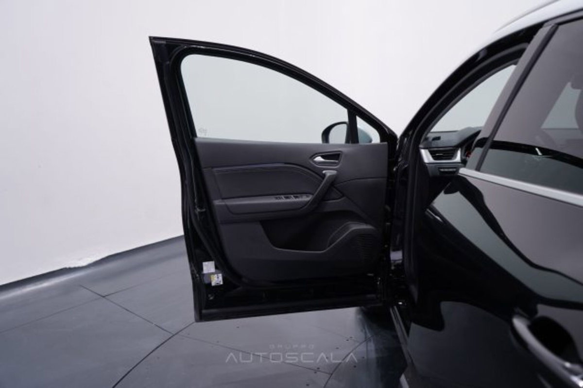 Renault Captur 1.0 tce Techno 90cv (9)