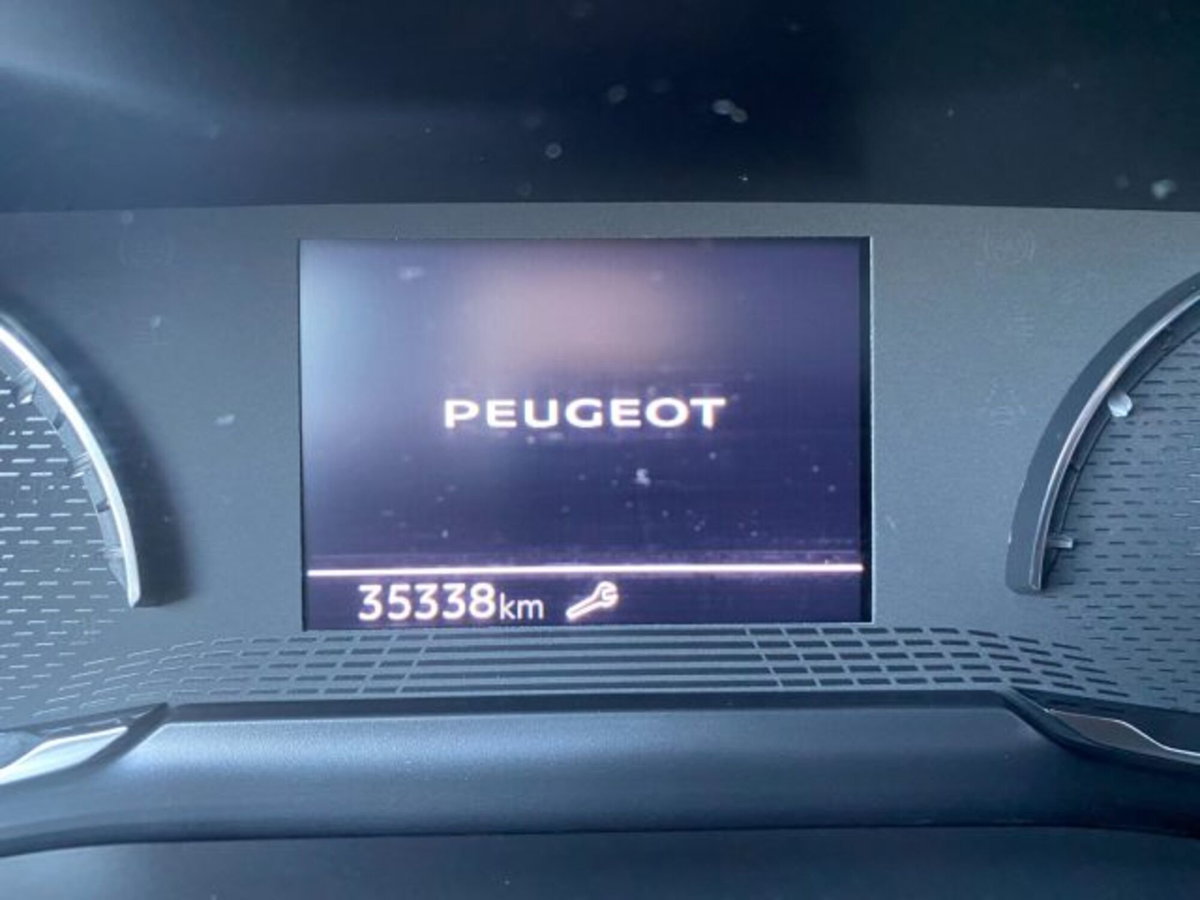 Peugeot 2008 PureTech 100 S&S Active Pack (17)