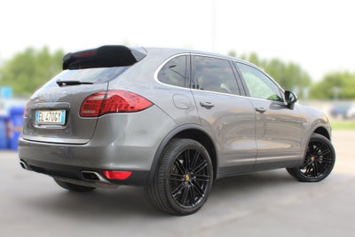 Porsche Cayenne 3.0 S Hybrid (2)