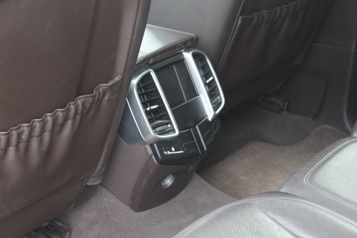 Porsche Cayenne 3.0 S Hybrid (7)