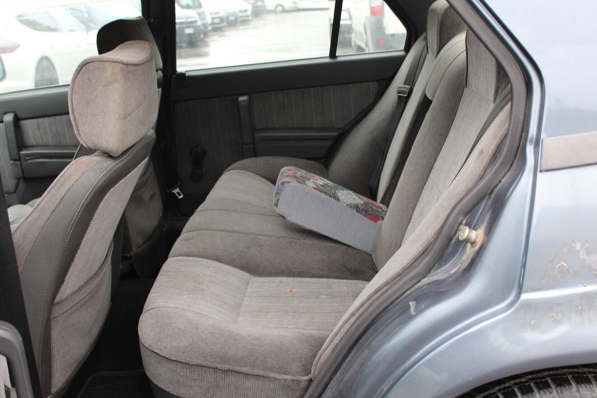 Alfa Romeo 75 1.8 IE (11)