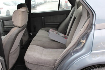Alfa Romeo 75 1.8 IE (11)