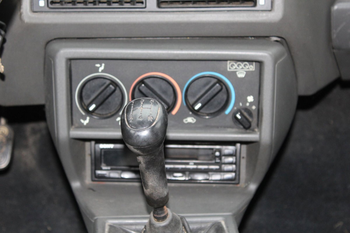 Alfa Romeo 75 1.8 IE (14)