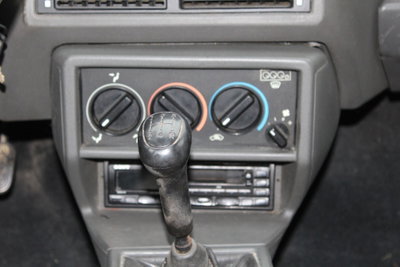 Alfa Romeo 75 1.8 IE (14)