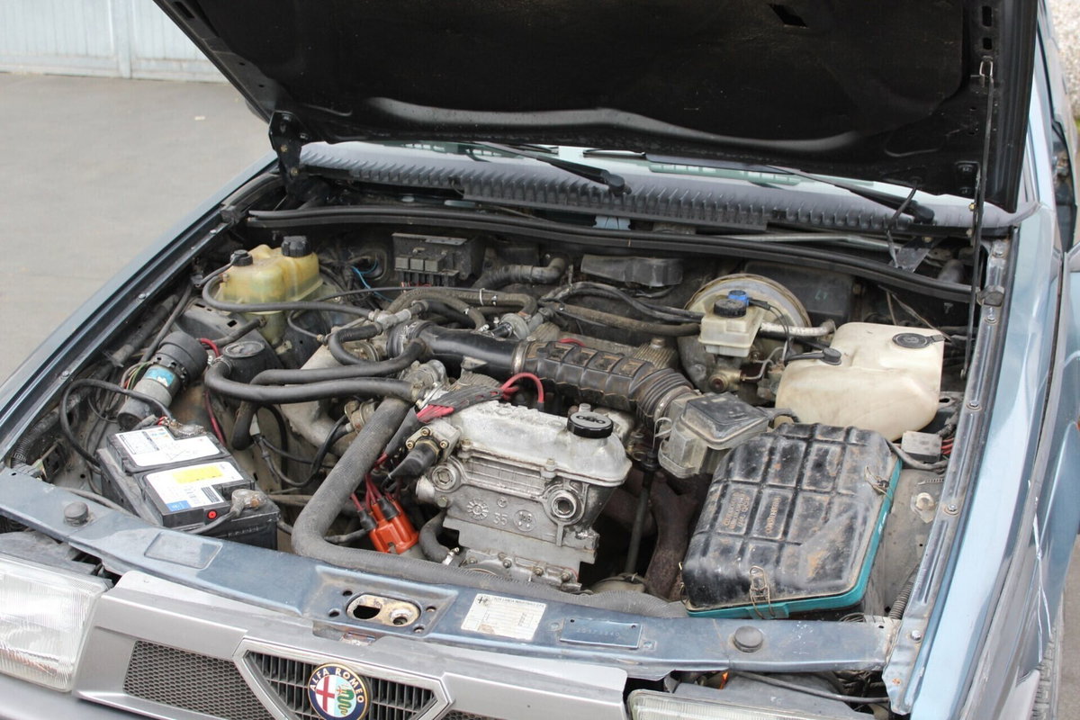 Alfa Romeo 75 1.8 IE (19)