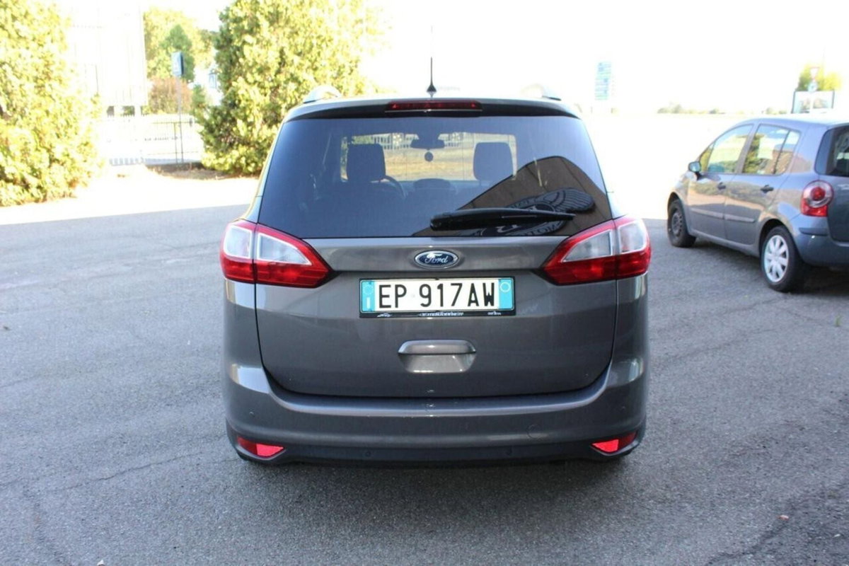 Ford C-Max 1.6 TDCi 115CV Titanium (8)