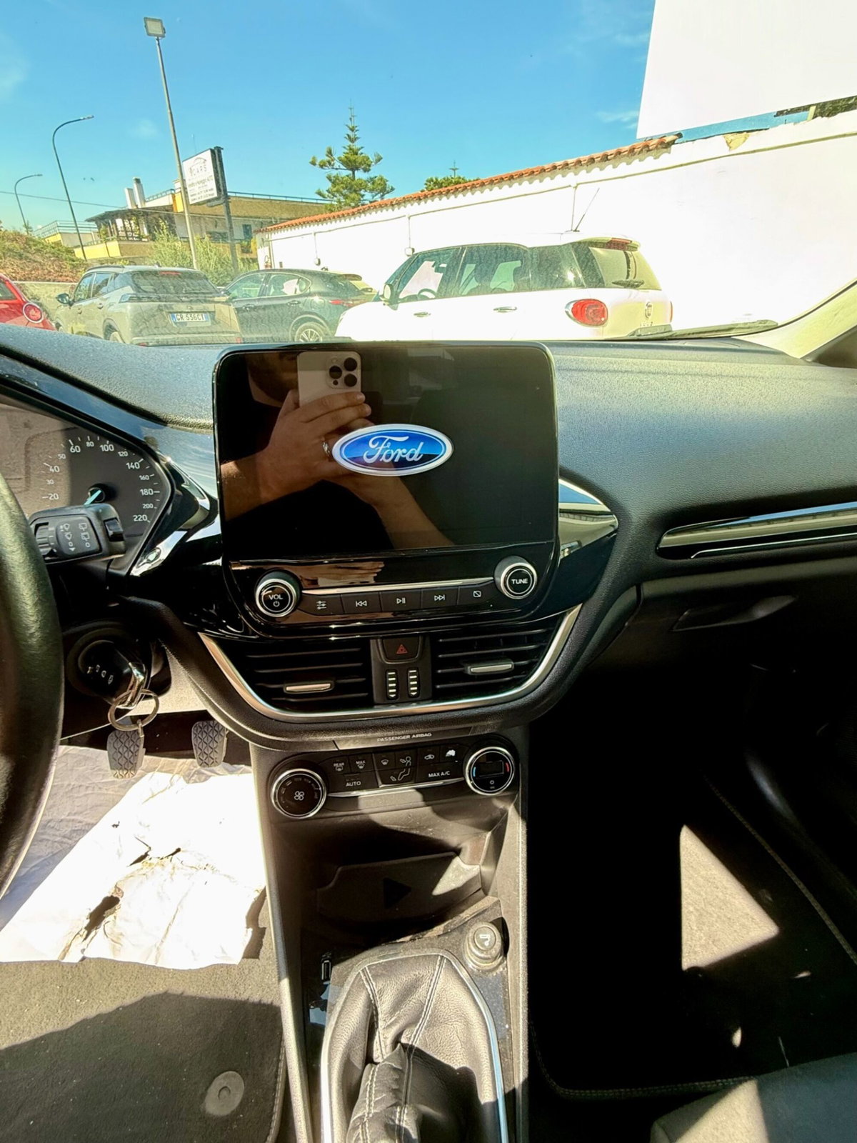 Ford Fiesta 1.5 EcoBlue 5 porte Vignale (10)