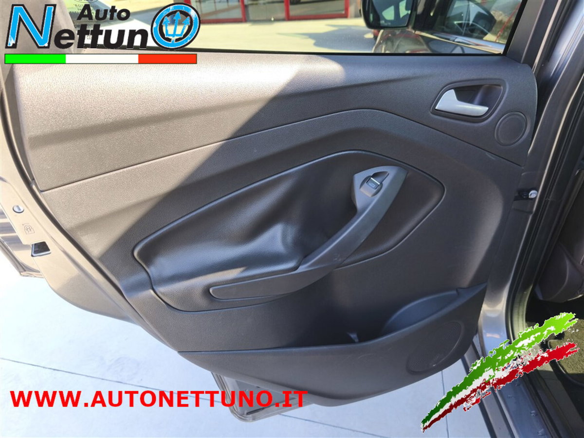 Ford Kuga 2.0 TDCI 140 CV 4WD Powershift Titanium (10)