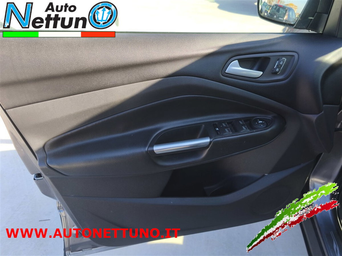 Ford Kuga 2.0 TDCI 140 CV 4WD Powershift Titanium (6)