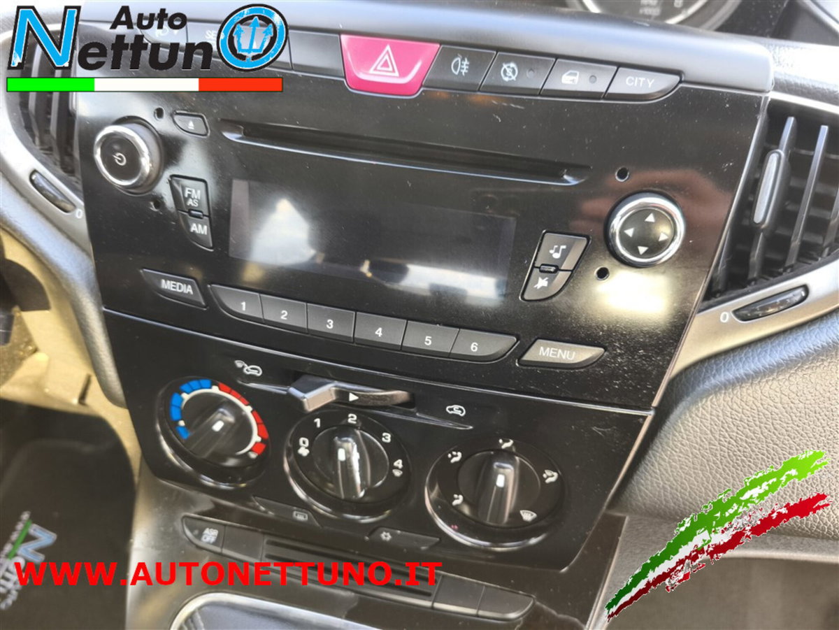 Lancia Ypsilon 1.2 69 CV 5 porte GPL Ecochic Gold (12)