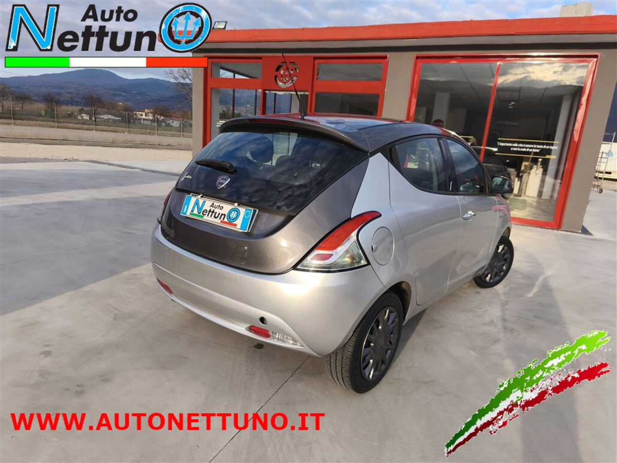Lancia Ypsilon 1.2 69 CV 5 porte GPL Ecochic Gold (5)