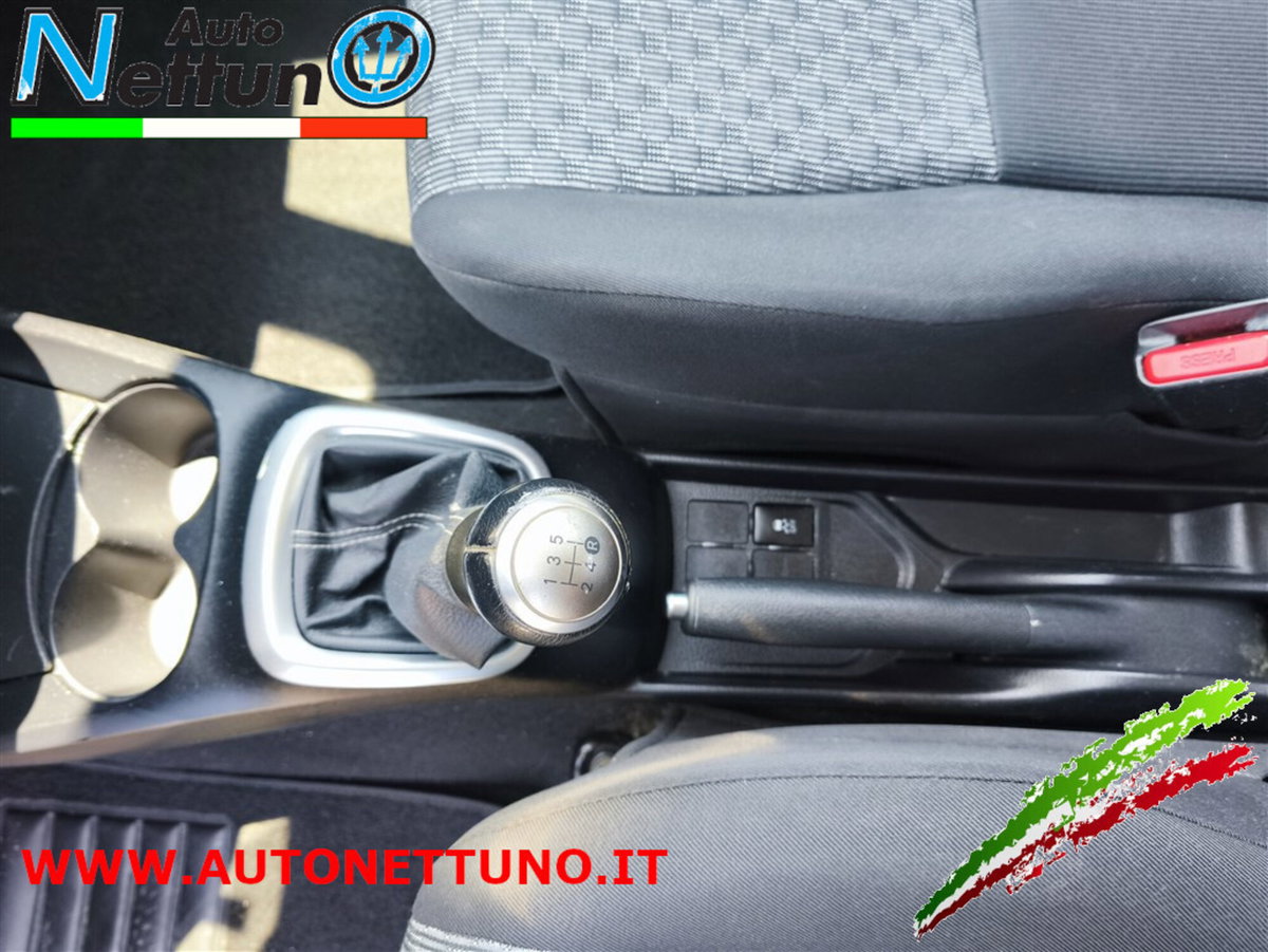 Toyota Yaris 1.0 5 porte Lounge (10)