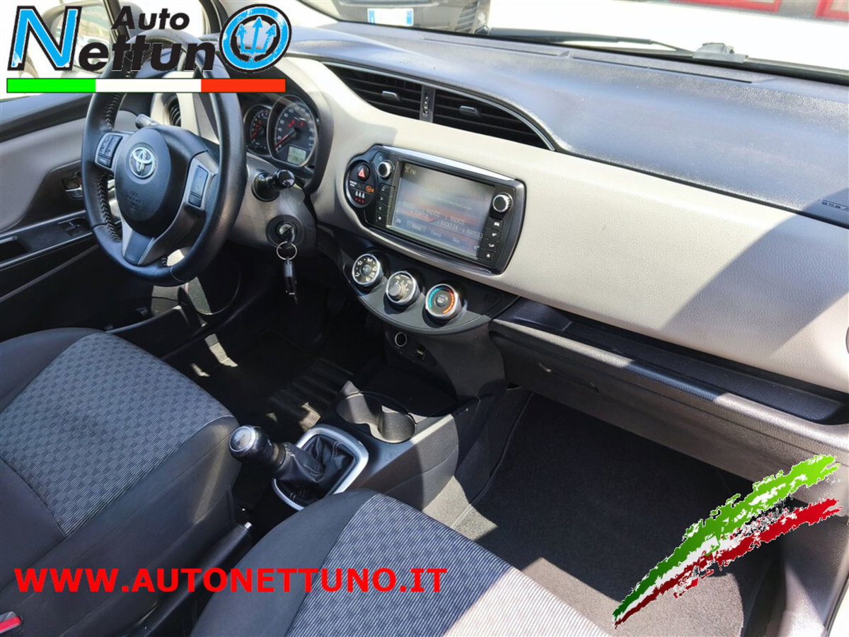 Toyota Yaris 1.0 5 porte Lounge (16)
