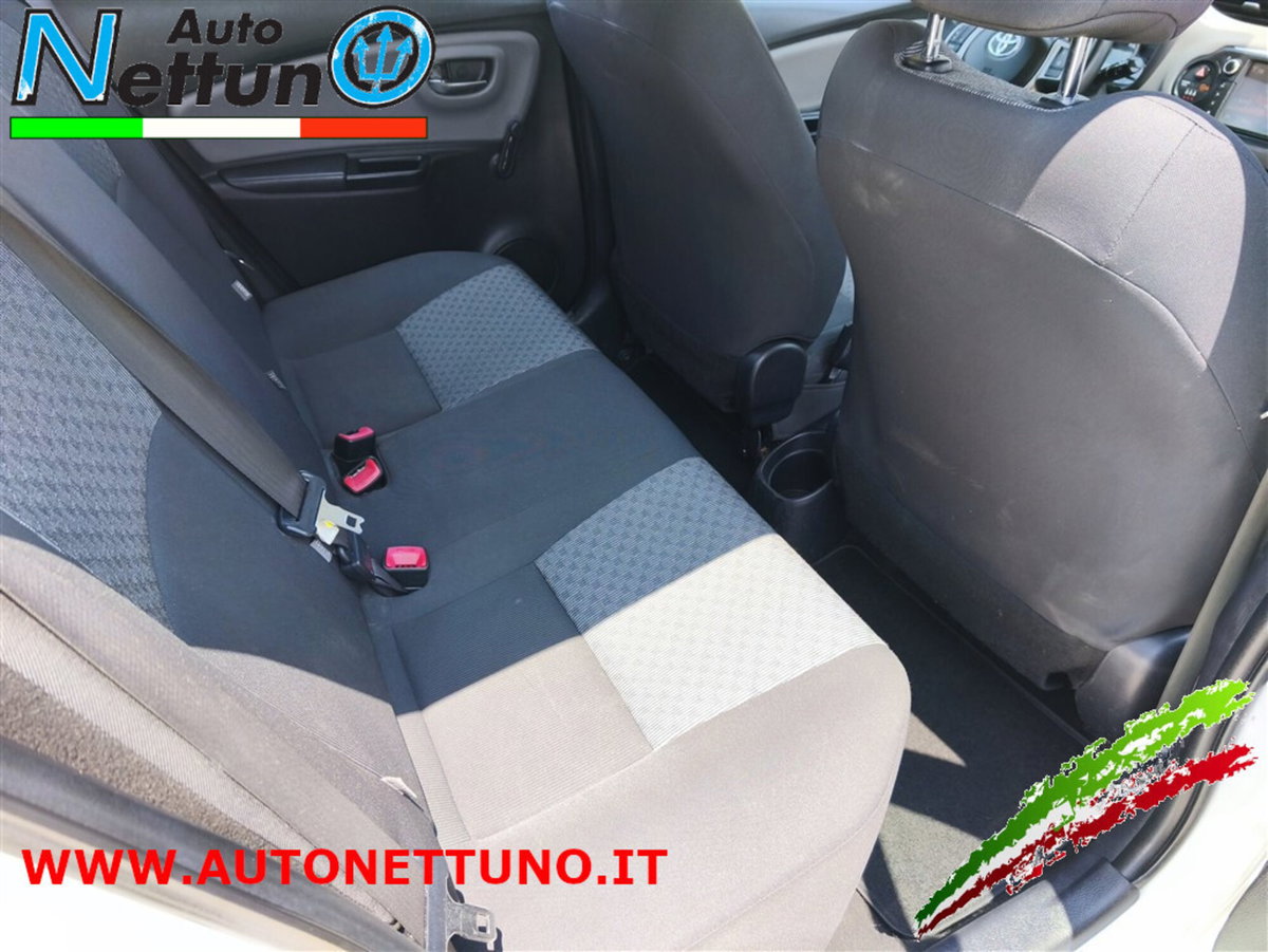 Toyota Yaris 1.0 5 porte Lounge (17)