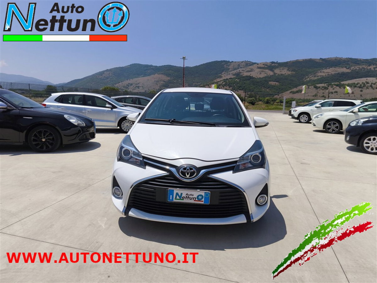 Toyota Yaris 1.0 5 porte Lounge (2)