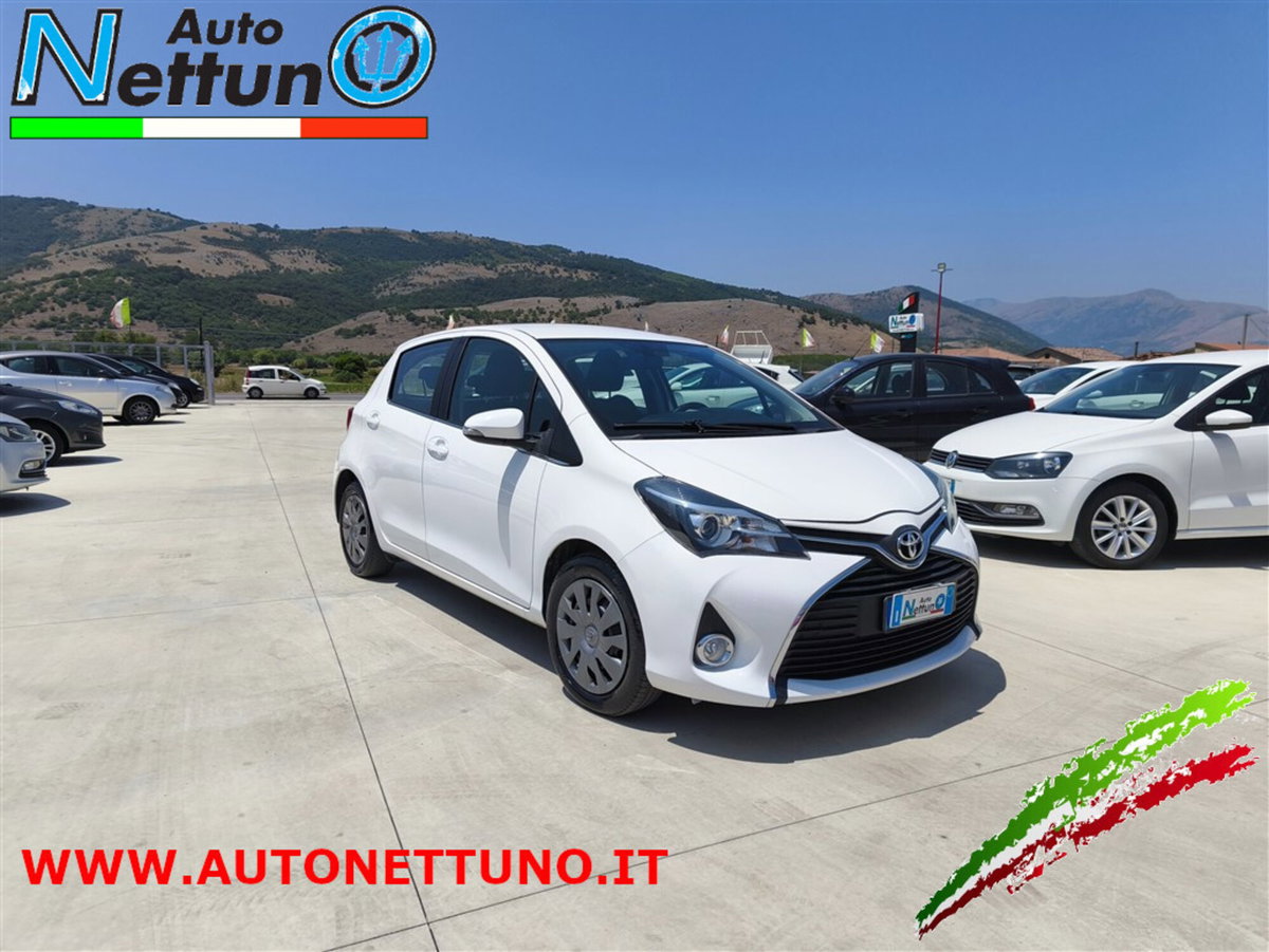 Toyota Yaris 1.0 5 porte Lounge (3)