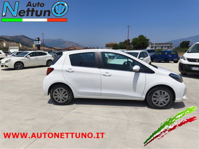 Toyota Yaris 1.0 5 porte Lounge (4)