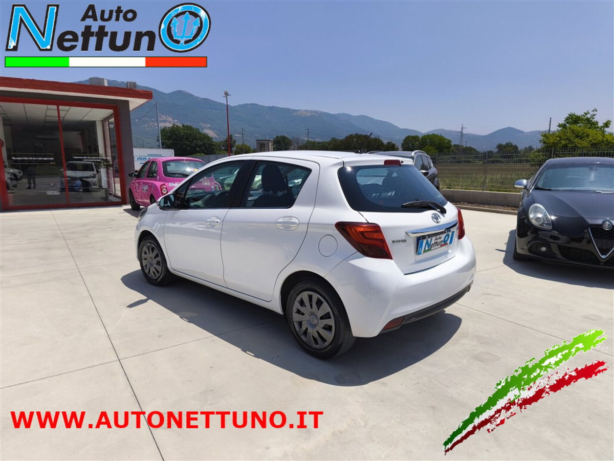 Toyota Yaris 1.0 5 porte Lounge (6)