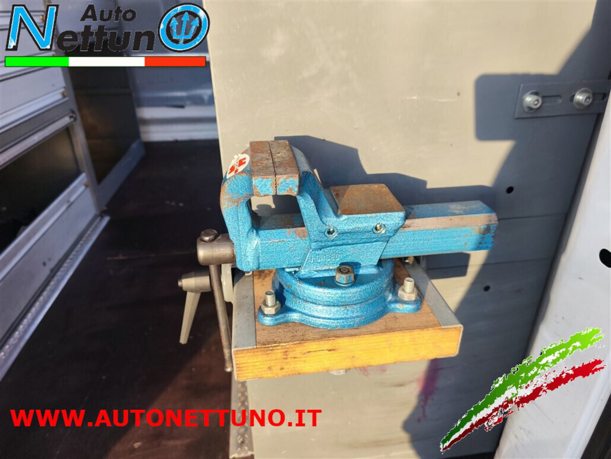 Toyota Proace 2.0 D-4D PL-TN Furgone Lounge 12q (4)