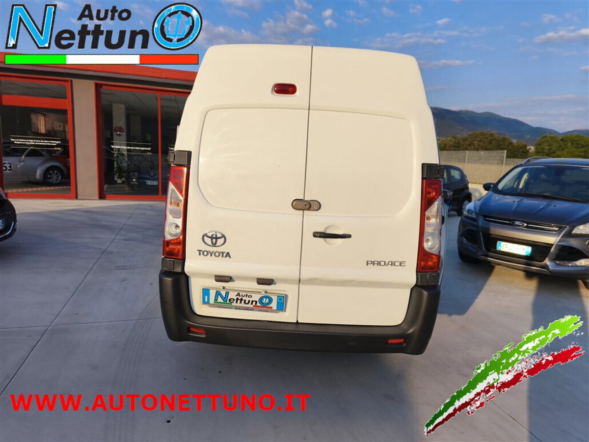 Toyota Proace 2.0 D-4D PL-TN Furgone Lounge 12q (6)