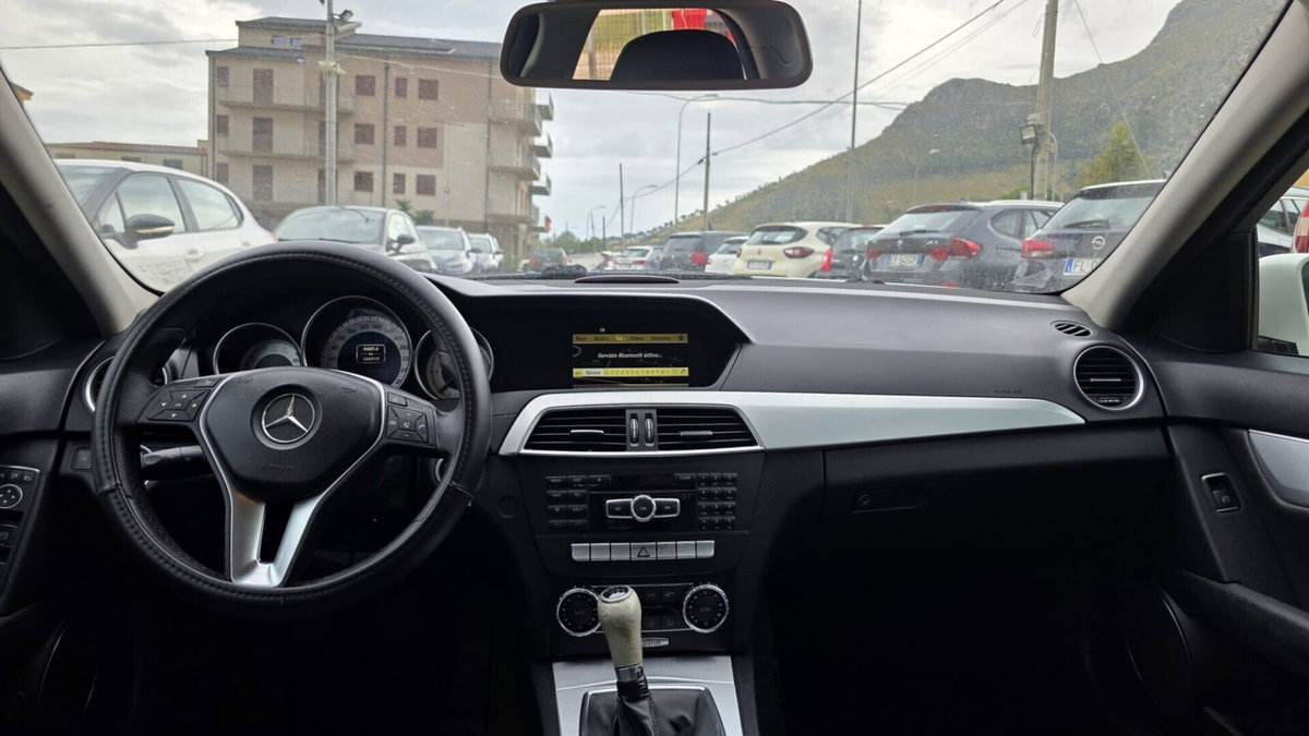 Mercedes-Benz Classe C 200 CDI BlueEFFICIENCY Avantgarde (10)