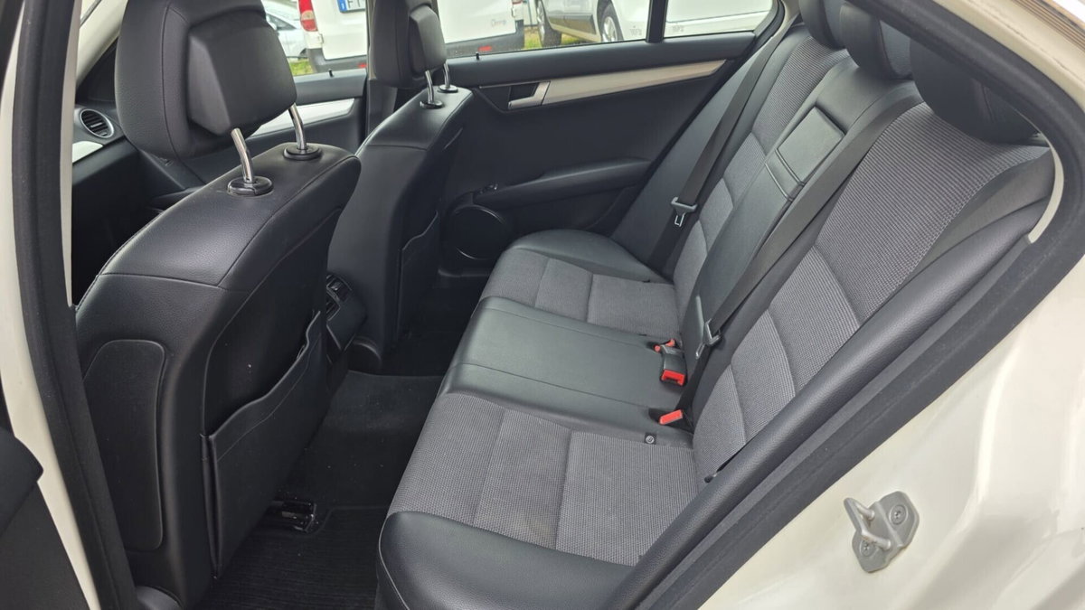 Mercedes-Benz Classe C 200 CDI BlueEFFICIENCY Avantgarde (11)