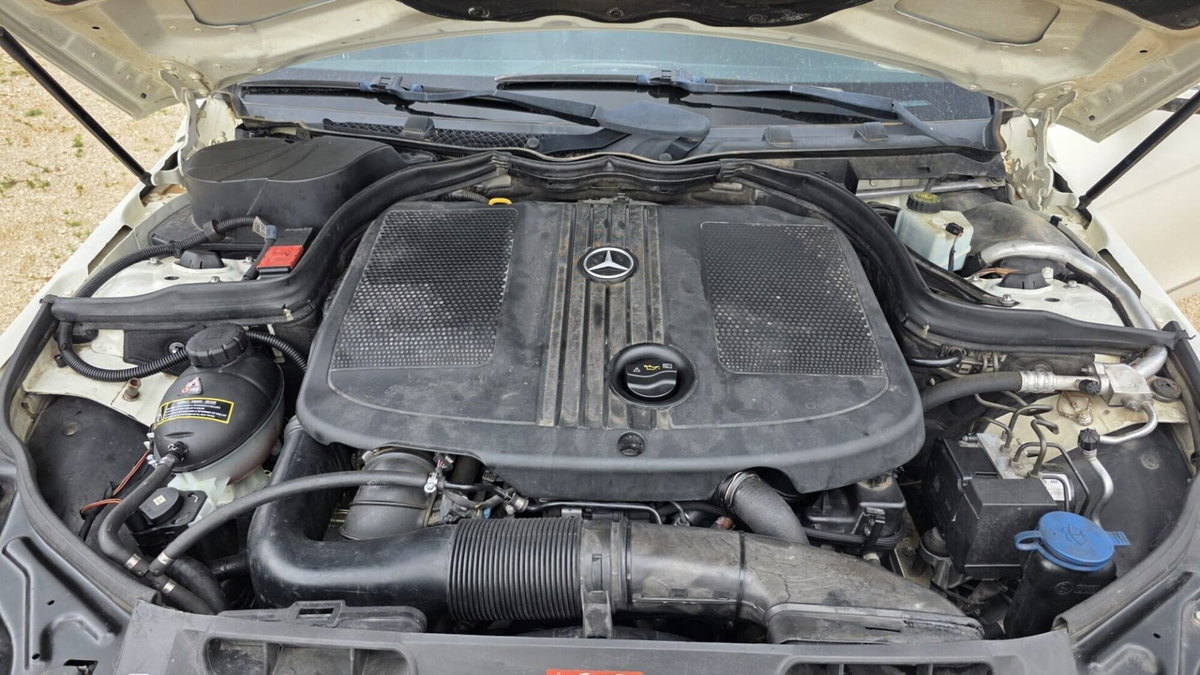 Mercedes-Benz Classe C 200 CDI BlueEFFICIENCY Avantgarde (12)