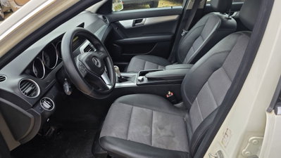 Mercedes-Benz Classe C 200 CDI BlueEFFICIENCY Avantgarde (3)