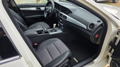 Mercedes-Benz Classe C 200 CDI BlueEFFICIENCY Avantgarde (9)