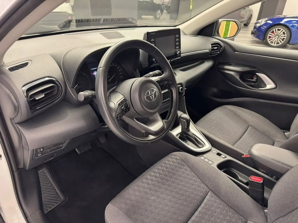 Toyota Yaris 1.5 Hybrid 5 porte Trend (11)