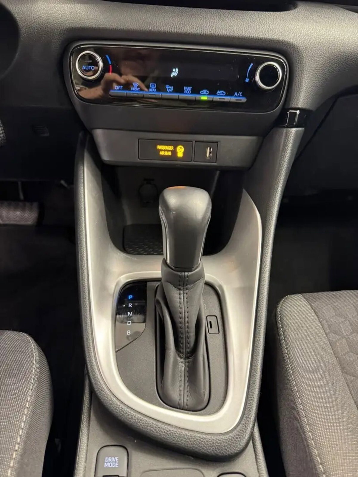 Toyota Yaris 1.5 Hybrid 5 porte Trend (7)